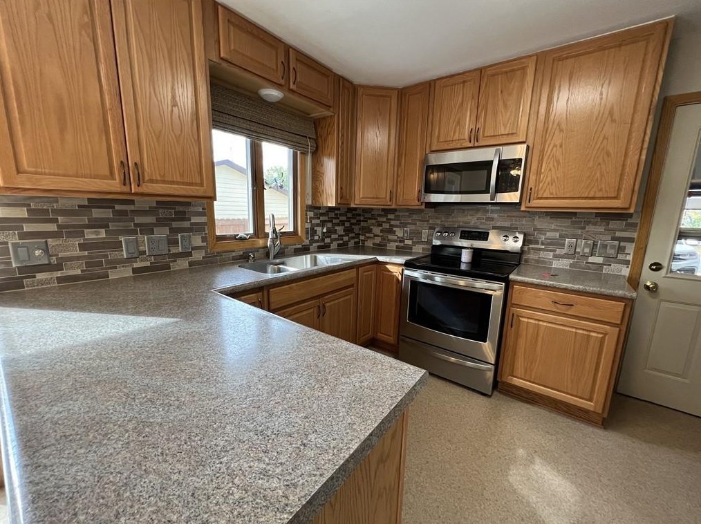 2448 Riverview Dr, Eau Claire, WI 54703