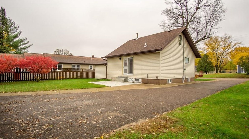 706 Sletten St, Albertville, WI 54730