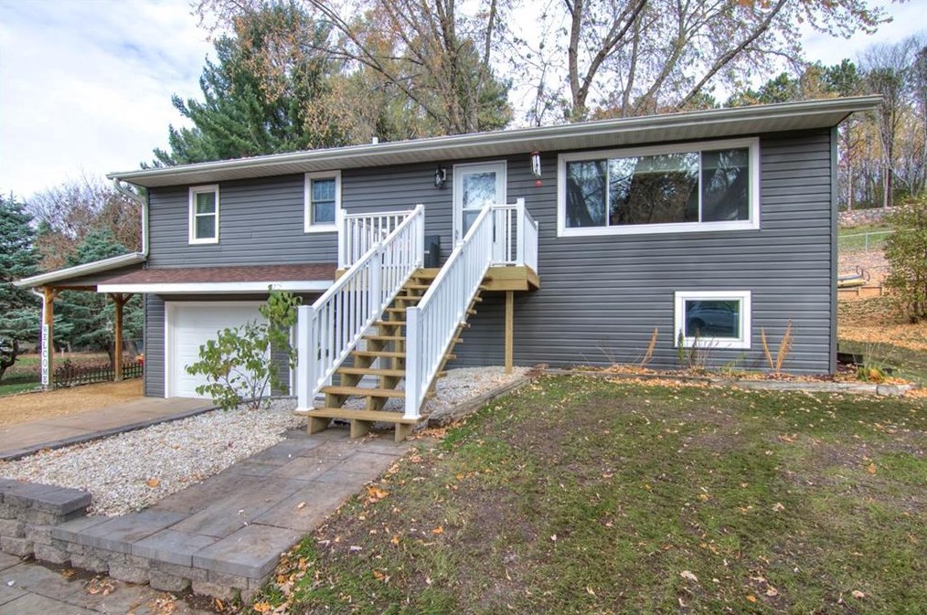 701 10th Ave, Bloomer, WI 54724