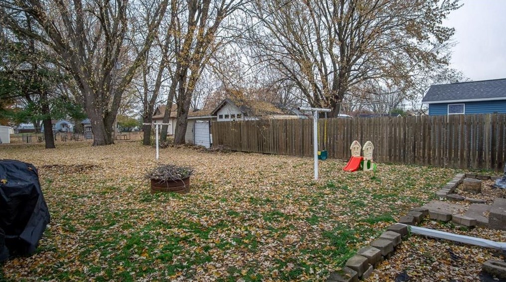 303 Main St, Albertville, WI 54730