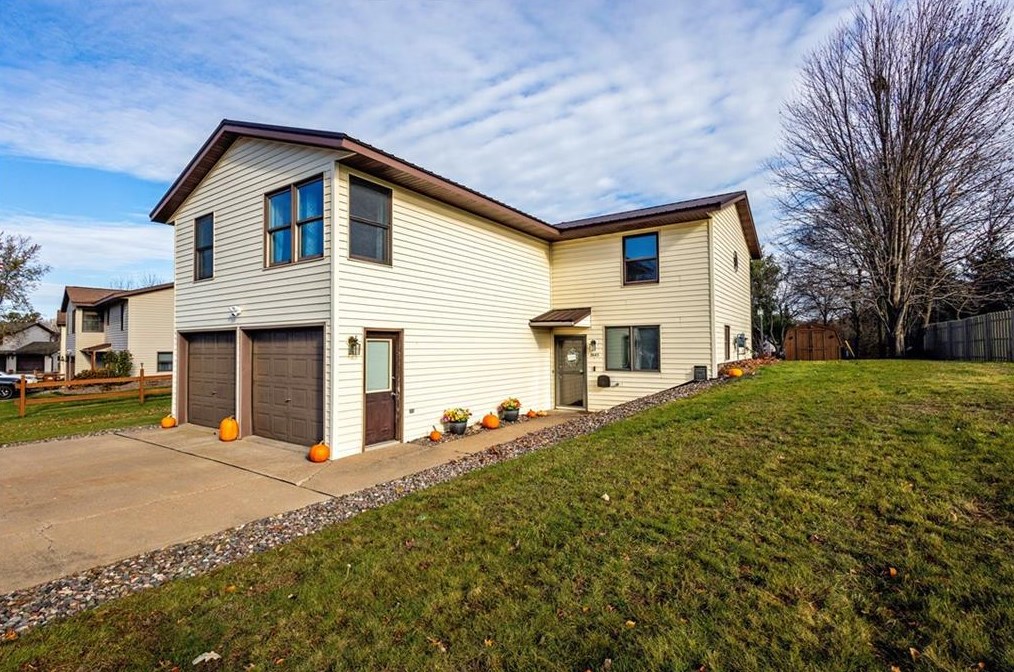 2643 Freeway Dr, Bloomer, WI 54724