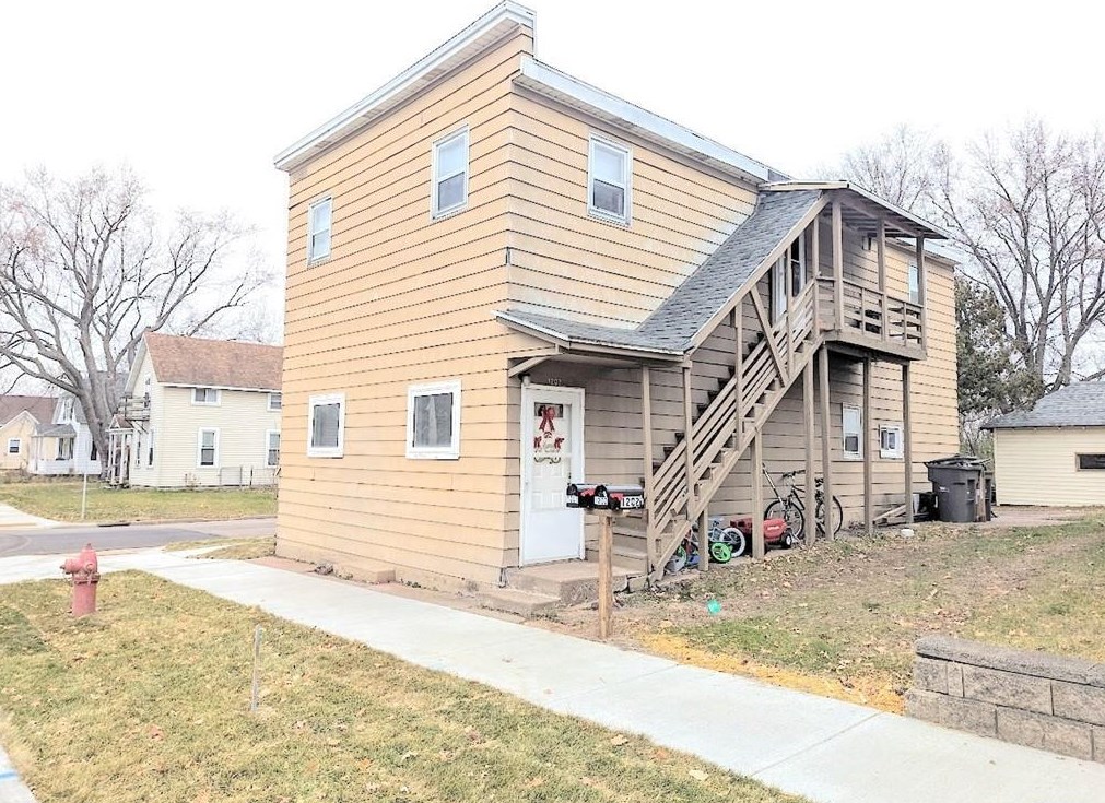 1202 Omaha St, Eau Claire, WI 54703