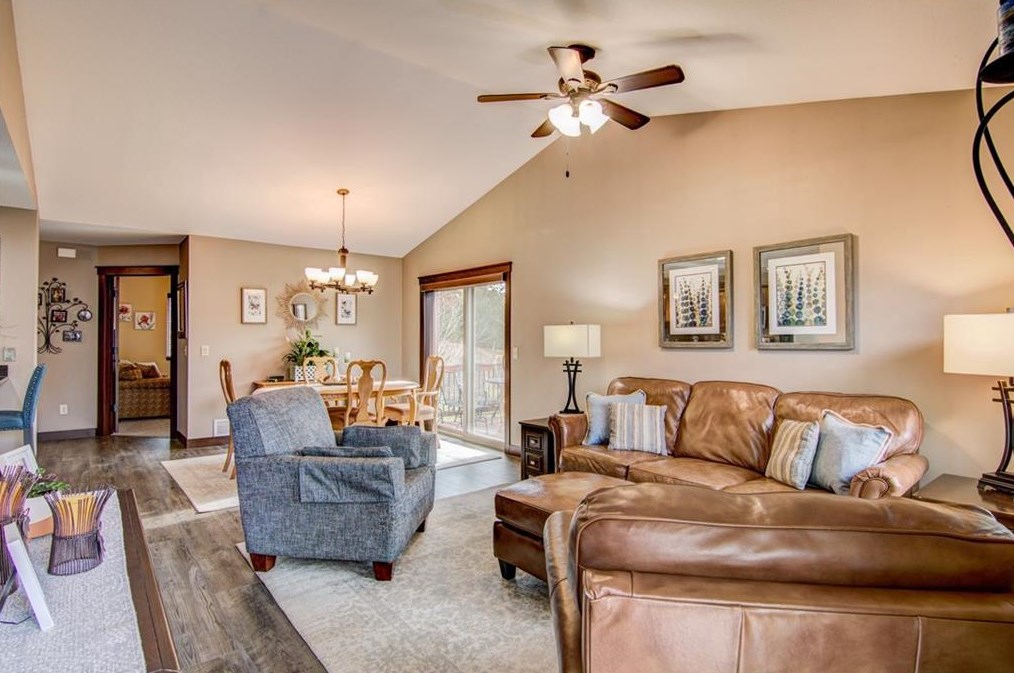757 Club View Ln, Altoona, WI 54720