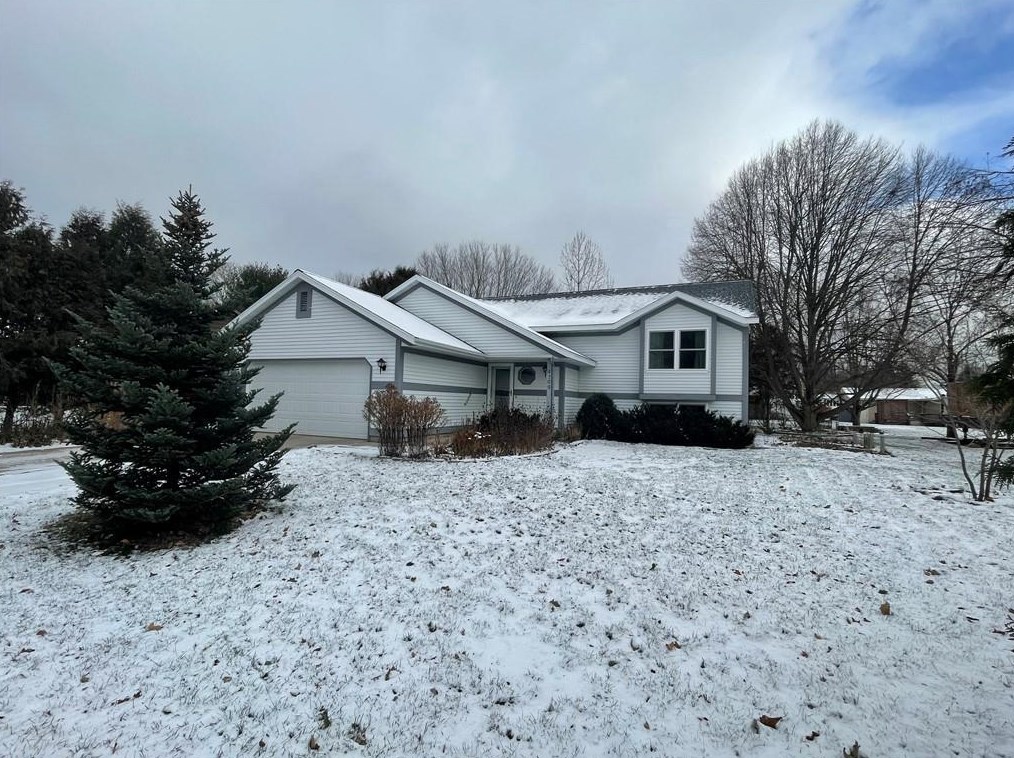 4709 Bogey Ave, Eau Claire, WI 54701-7955