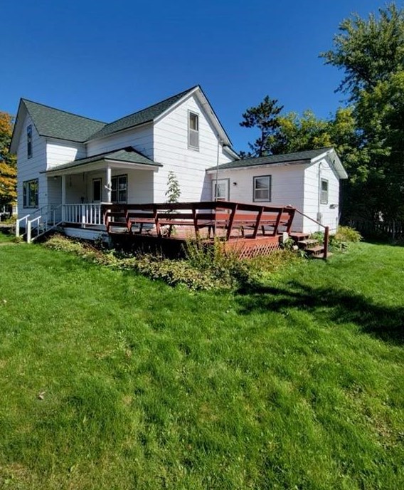 706 2nd St, Shell Lake, WI 54871