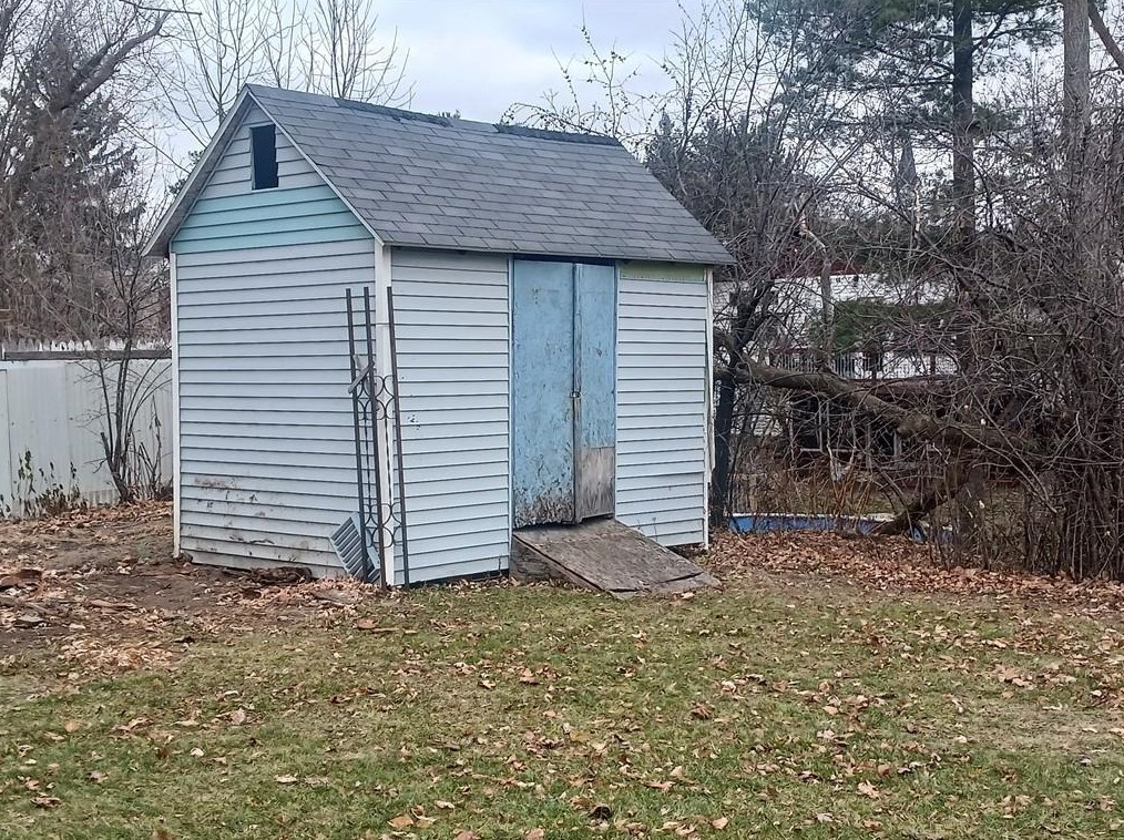 230 Poplar St, Crescent, WI 54727-9129