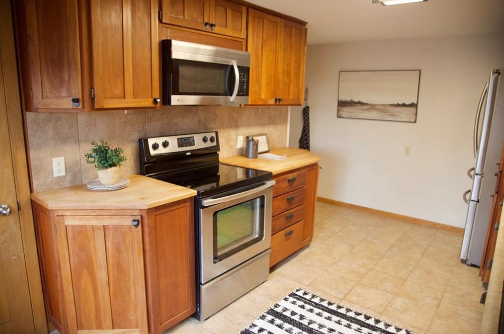 1613 11th St, Eau Claire WI  54703-5000 exterior