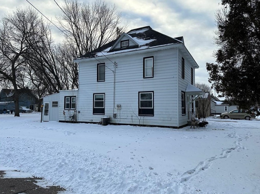 512 Maple St, Albertville, WI 54730