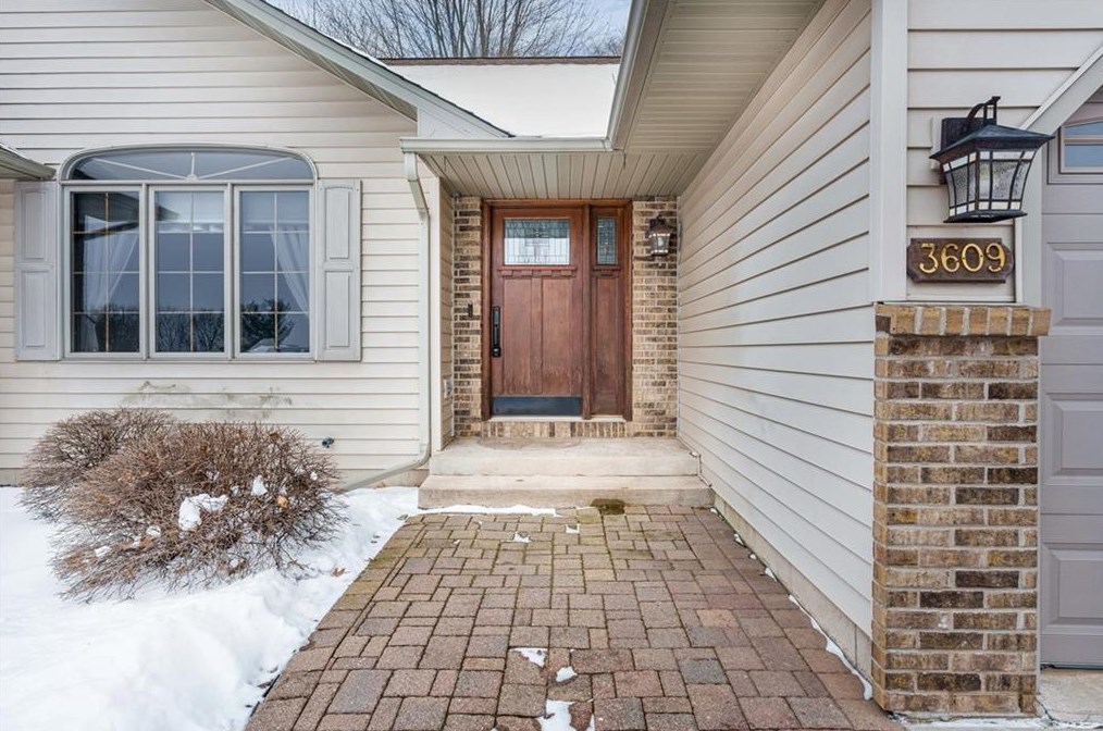 3609 Wintergreen Ct, Eau Claire, WI 54701