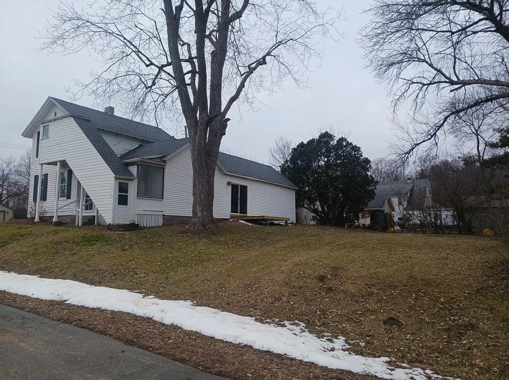 1506 Ave A, Eau Claire, WI 54703