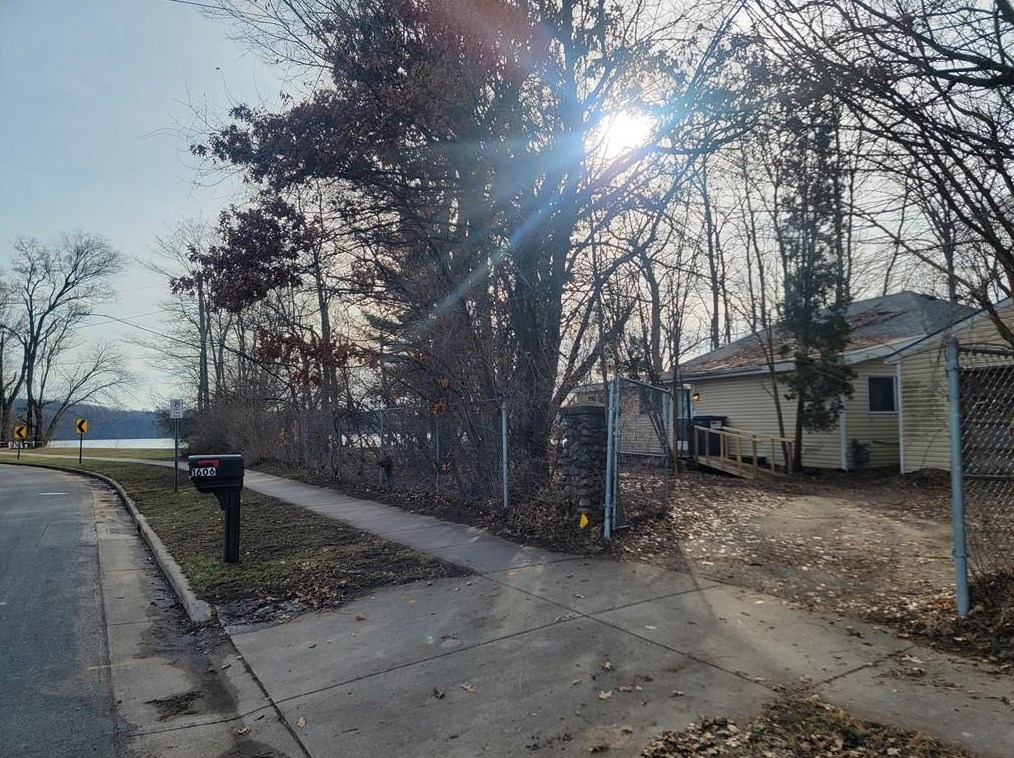 1606 Ruby Ln, Eau Claire, WI 54703-1869