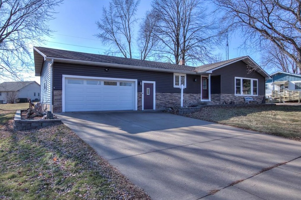 733 E Supple St, Boyd, WI 54726
