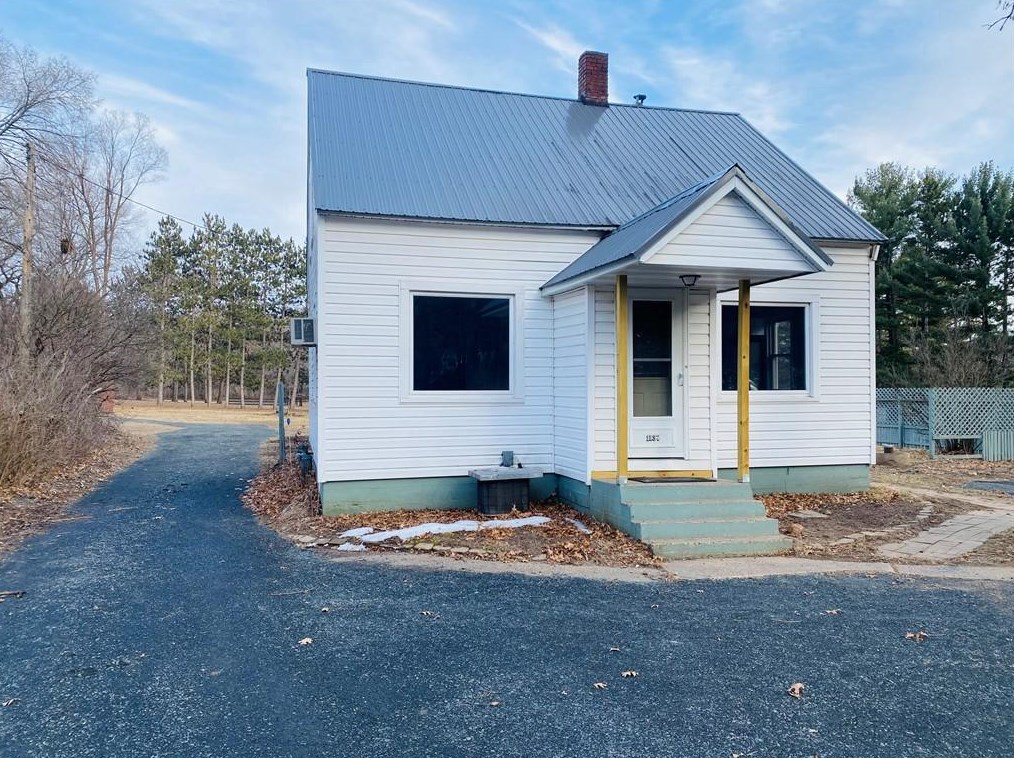 1137 Mckinley Rd, Eau Claire, WI 54703