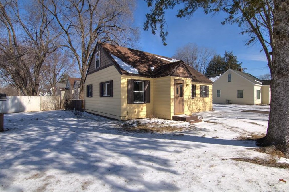 124 W Wisconsin St, Eau Claire, WI 54729