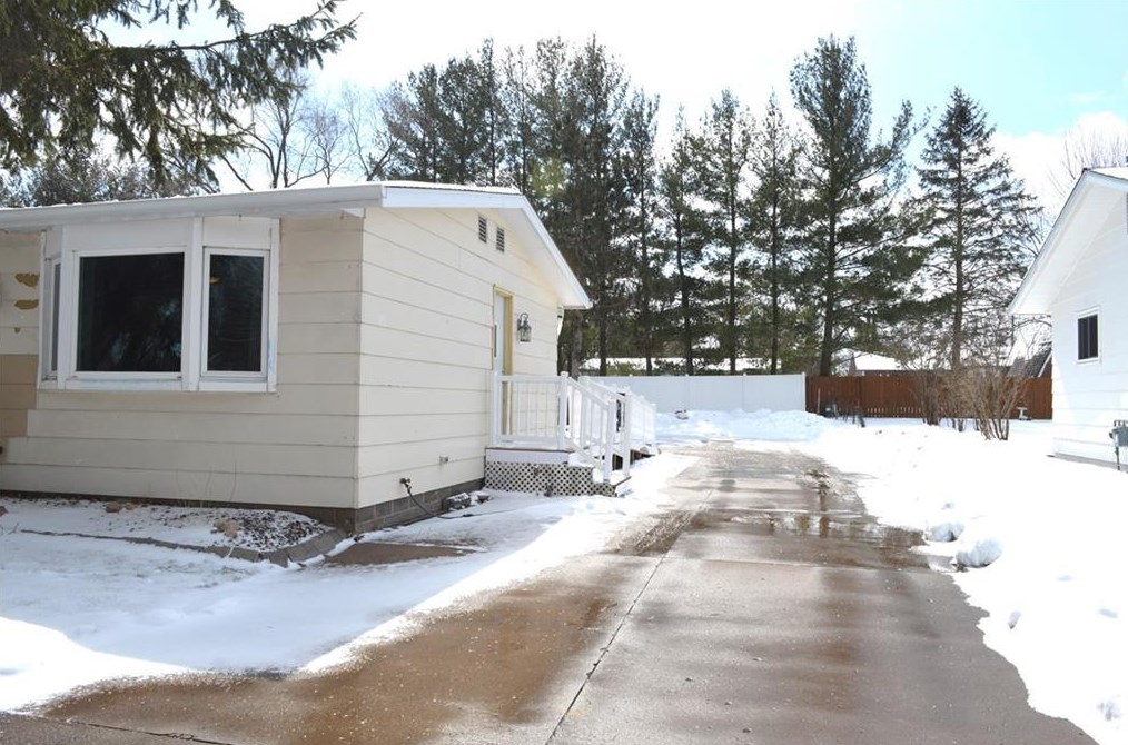 506 Barker St, Canton WI 54868-2622 exterior