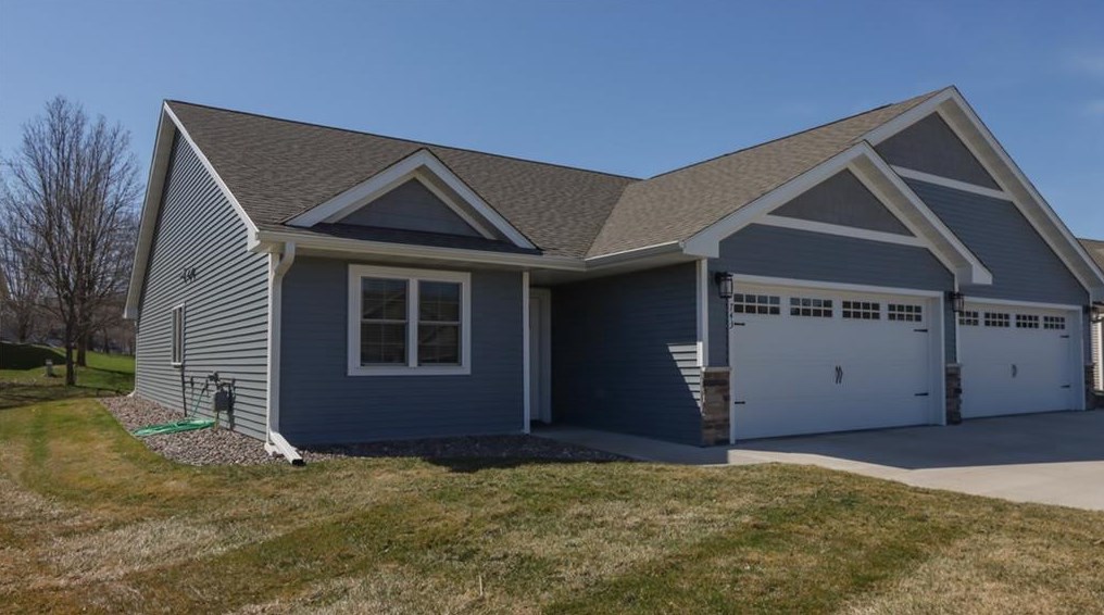 743 Jeffers Ridge Rd, Eau Claire, WI 54703-9637