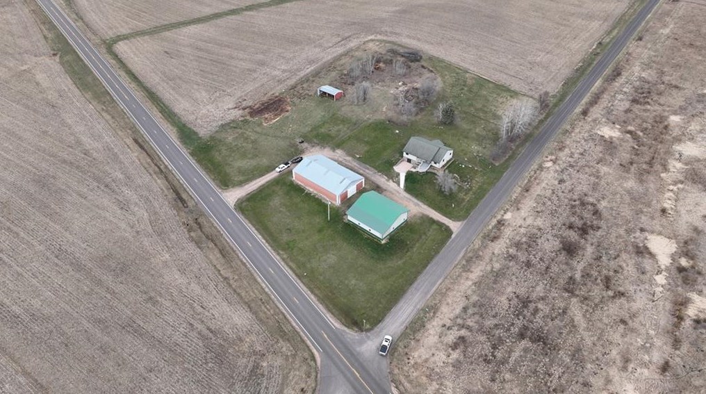 506 16th St, Hillsdale, WI 54733