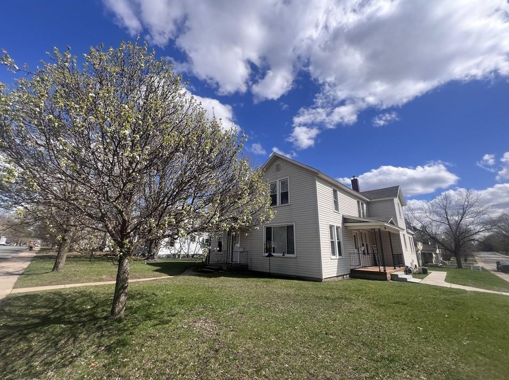 1303 Emery St, Eau Claire, WI 54701