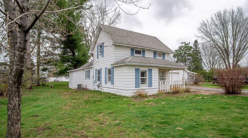 412 Grant St, Augusta, WI 54722-9230