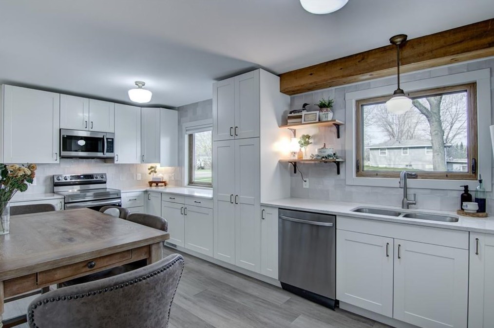 3208 Saturn Ave, Eau Claire, WI 54703