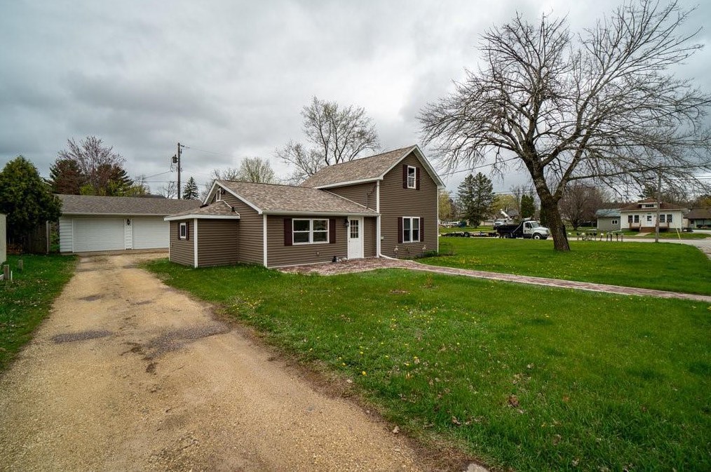 13706 11th St, Osseo, WI 54758