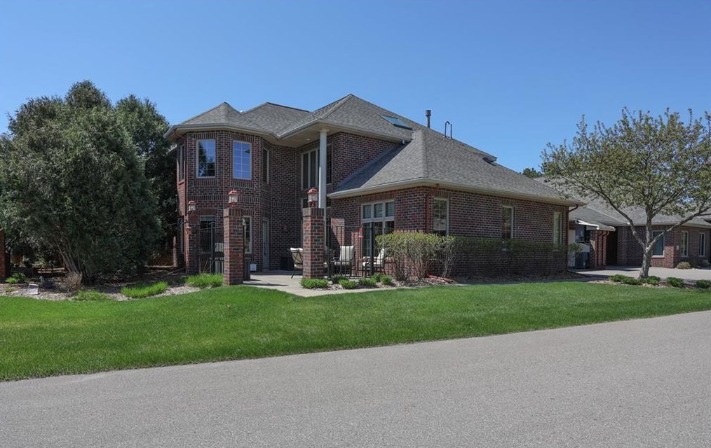 243 Canyon Dr, Hudson, WI 54016-7719