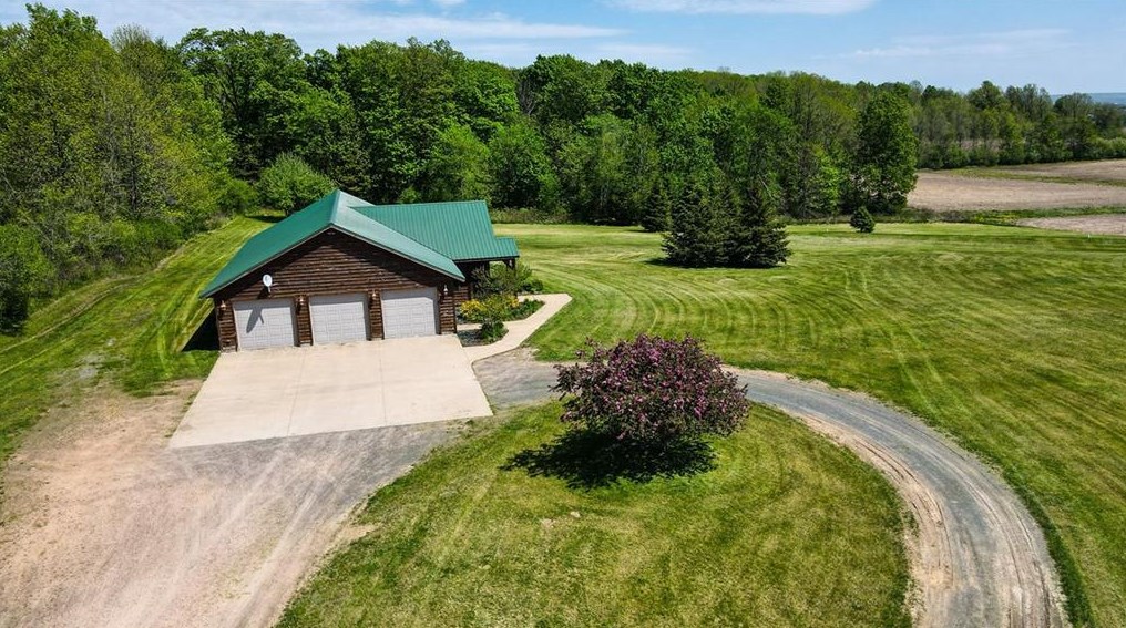 2445 23rd St, Canton WI exterior