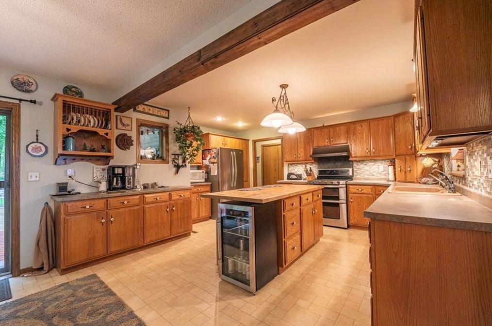 2477 28 1/2 St, Canton WI 54868-9093 exterior