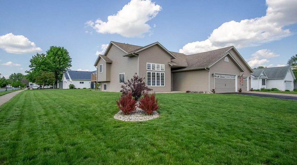 2818 Frank St, Eau Claire, WI 54703-2598