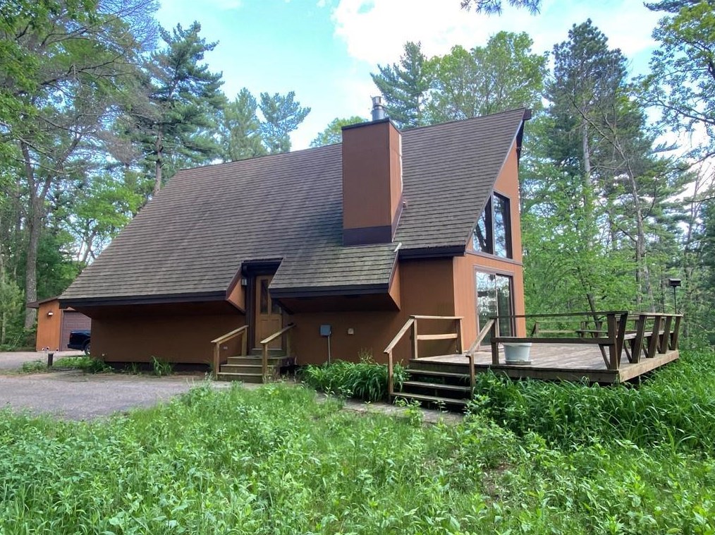 4896 Hobbs Rd, Brackett, WI 54742-9349