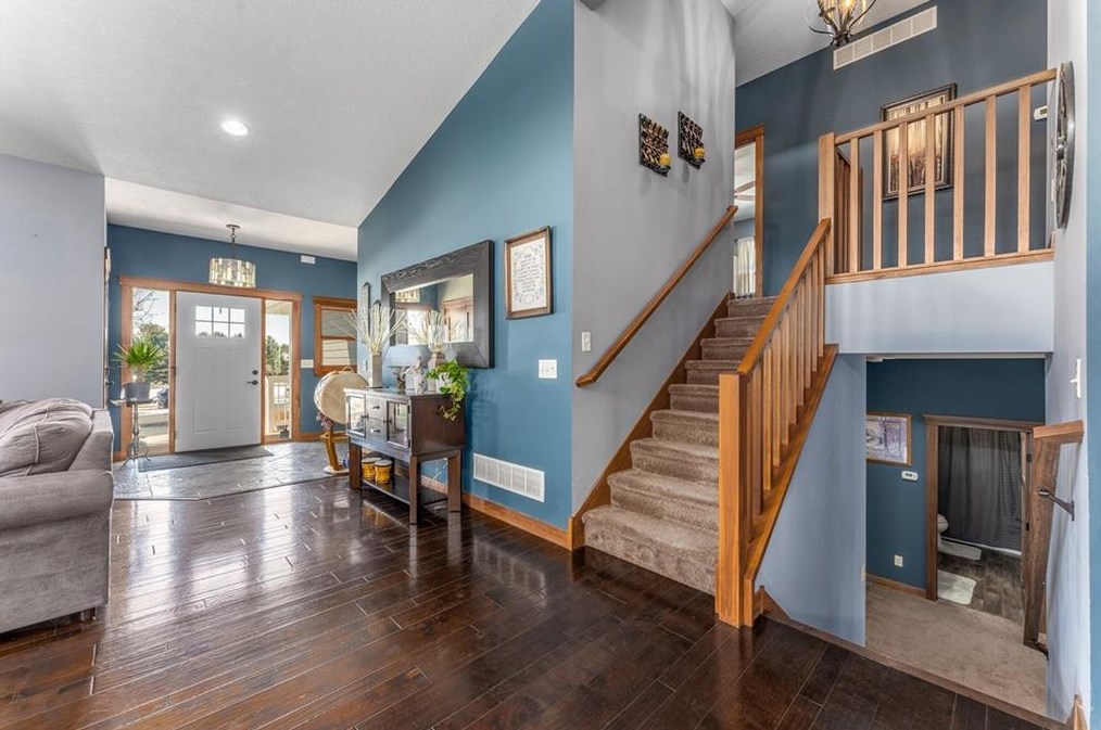 676 Packer Dr, Hudson, WI 54016-7633