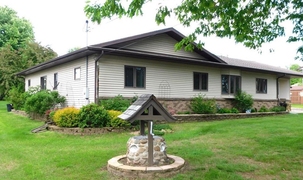 801 Menasha Ave, Ladysmith, WI 54848-2507
