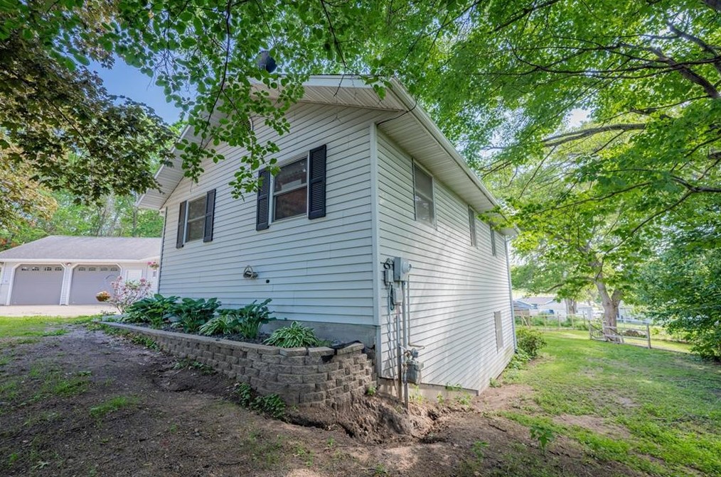 3224 Jeffrey Ln, Eau Claire, WI 54703-1186