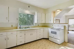 312 3rd St, Abbotsford, WI 54405 - Photo 8