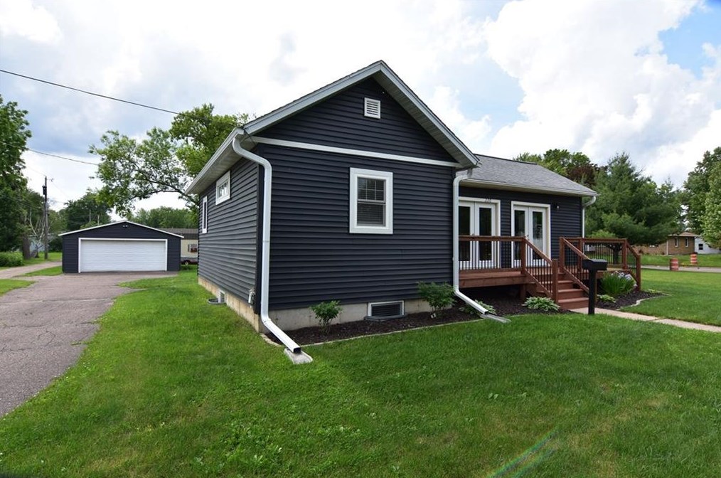220 Division St, Eau Claire, WI 54729-1511