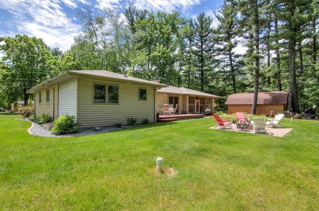 4130 Harless Rd, Eau Claire, WI 54701-8176