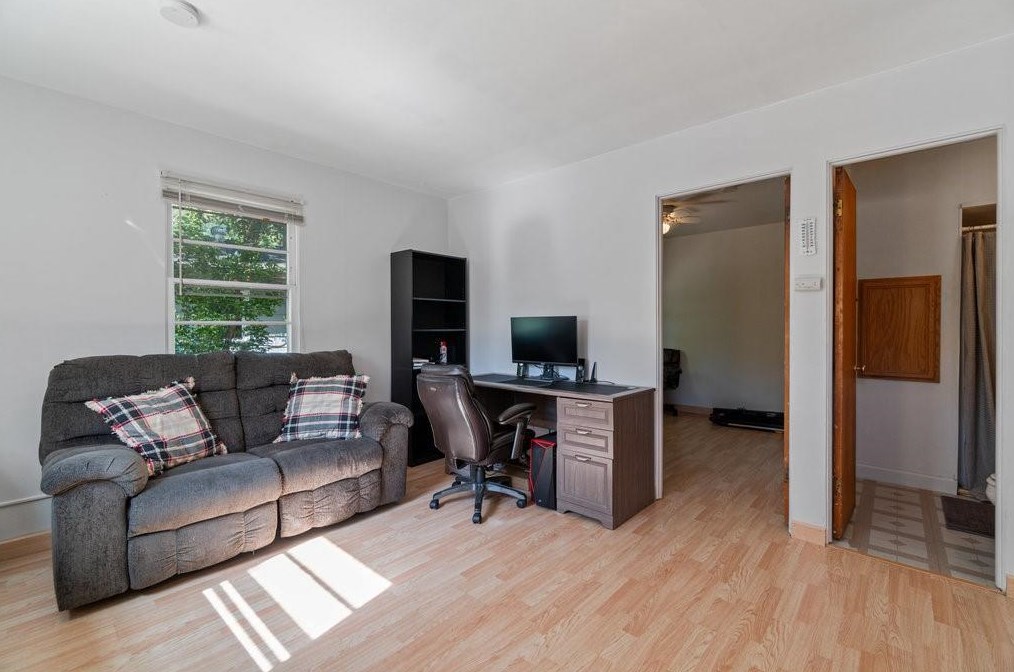 611 Loring St, Altoona, WI 54720-1040