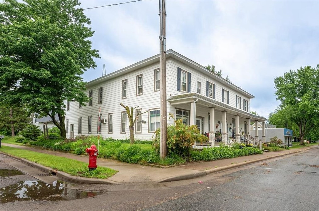 206 S Stone St, Augusta, WI 54722
