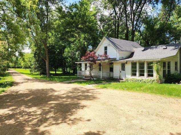508 180th St, East Farmington, WI 54020