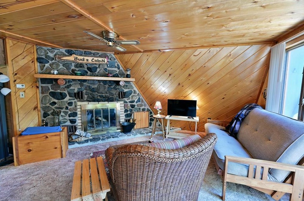 14126 S Eau Claire Acres Cir, Wascott, WI 54838