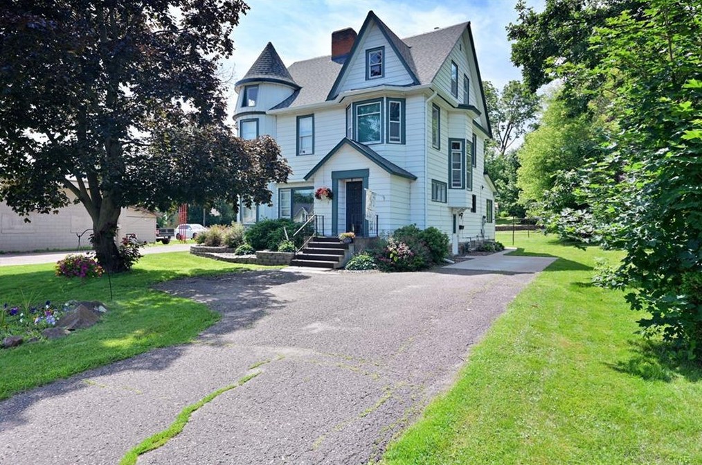 6 W Division Ave, Poskin, WI 54812