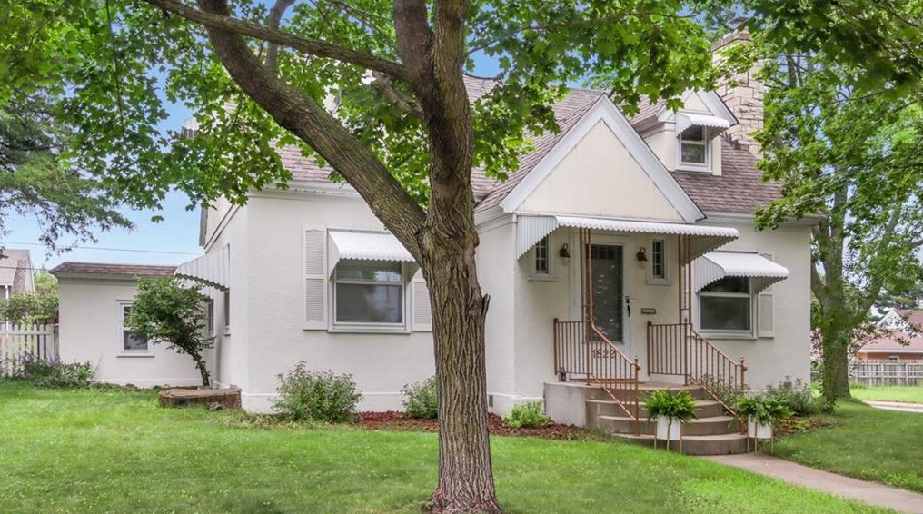 1822 Woodland Ave, Eau Claire, WI 54701