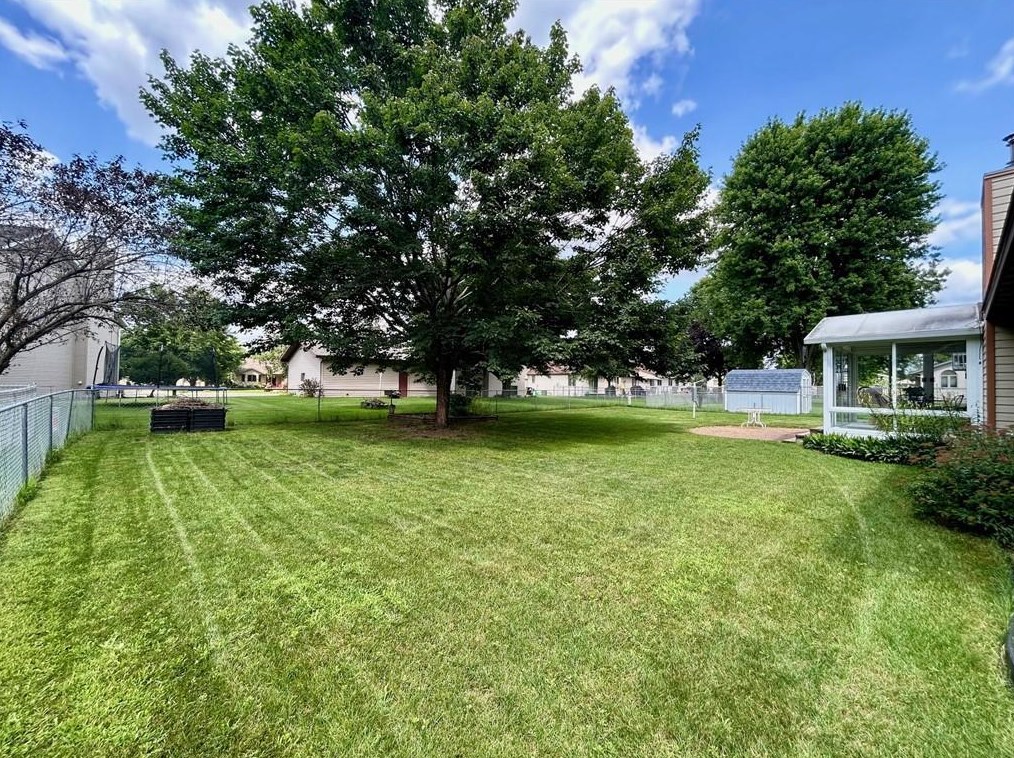 2006 Meadow Ln, Eau Claire, WI 54701