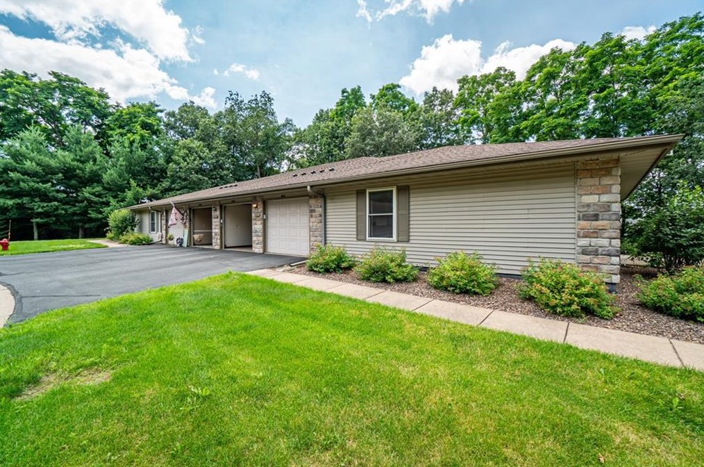 3631 Oak Tree Ln #1, Eau Claire, WI 54701