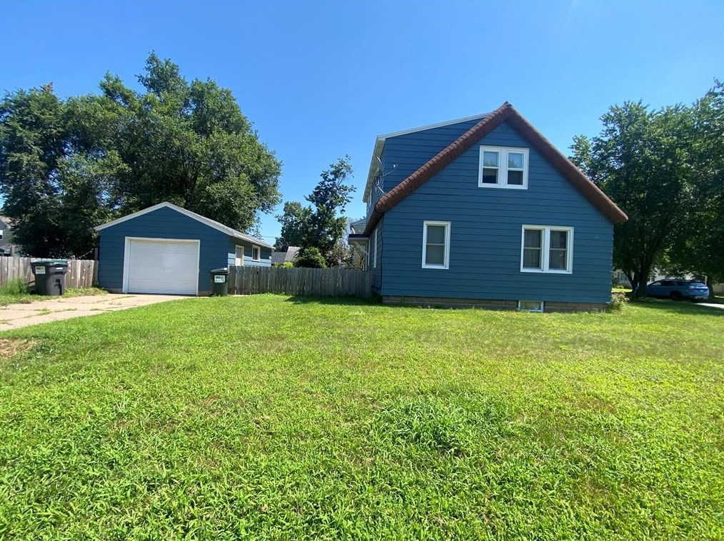 1604 Badger Ave, Eau Claire, WI 54701