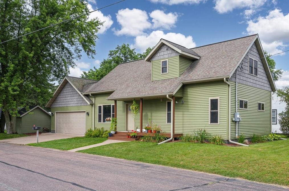 50369 Ridgeway St, Osseo, WI 54758