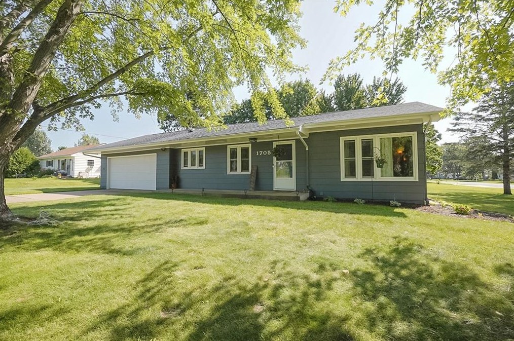 1705 Dorret Rd, Eau Claire, WI 54703