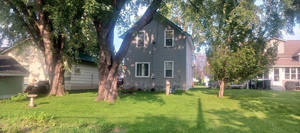 143 Barber St, Stanley, WI 54768-1003