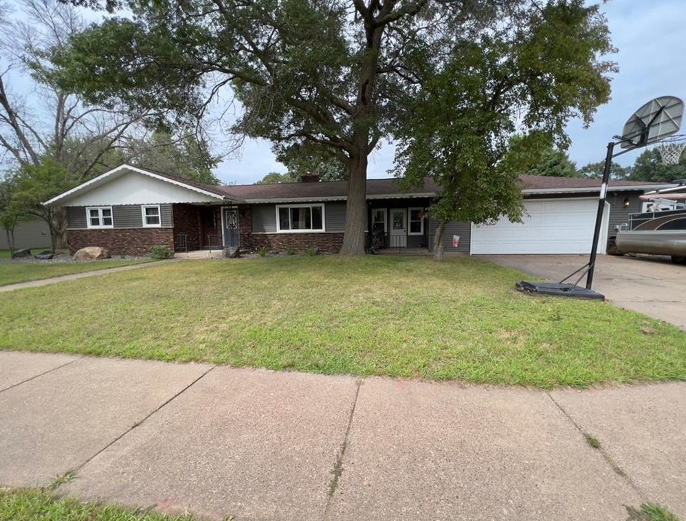 716 Kimberly Dr, Eau Claire, WI 54703