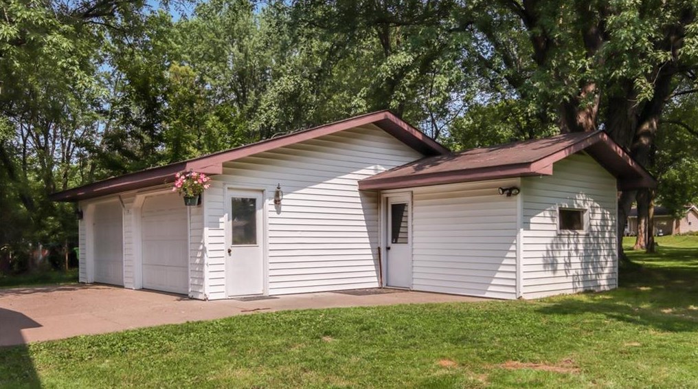 313 N 3rd St, Cornell, WI 54732